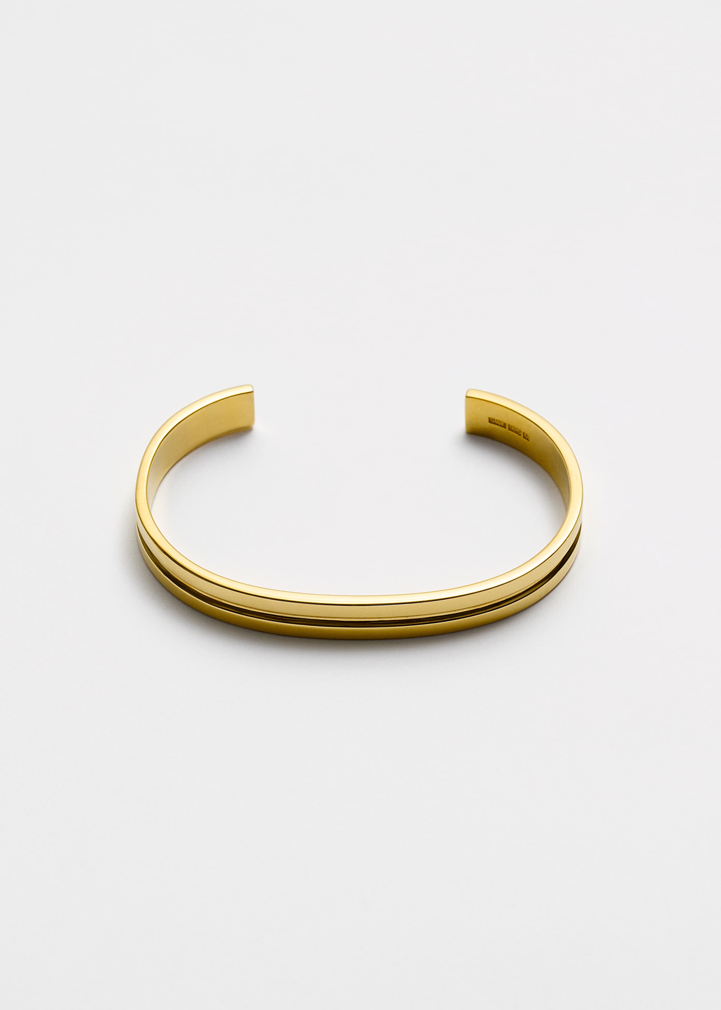 Line bracelet