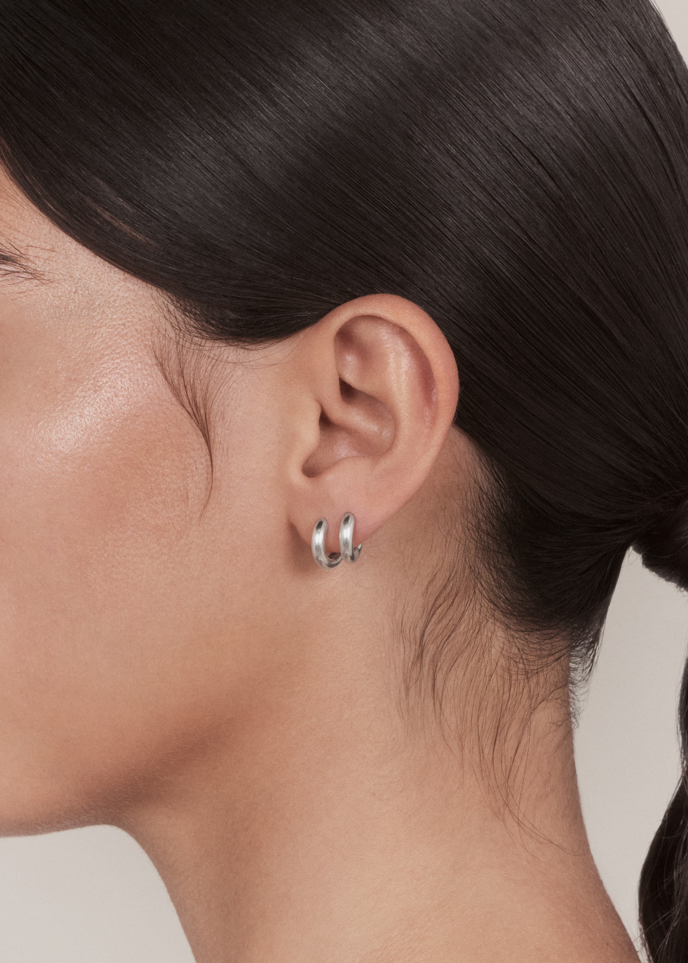 Round earrings extra small