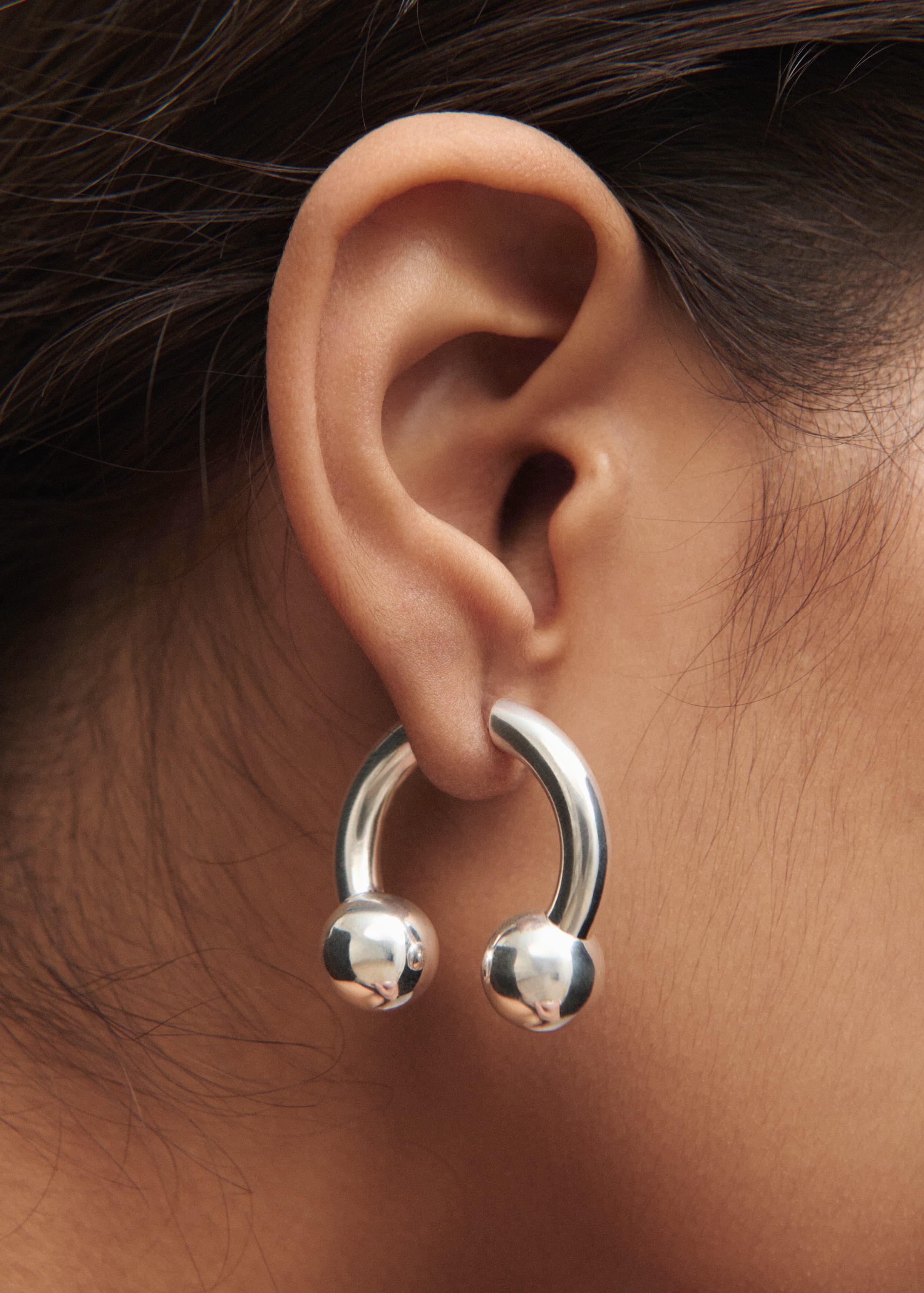Pearl earrings split