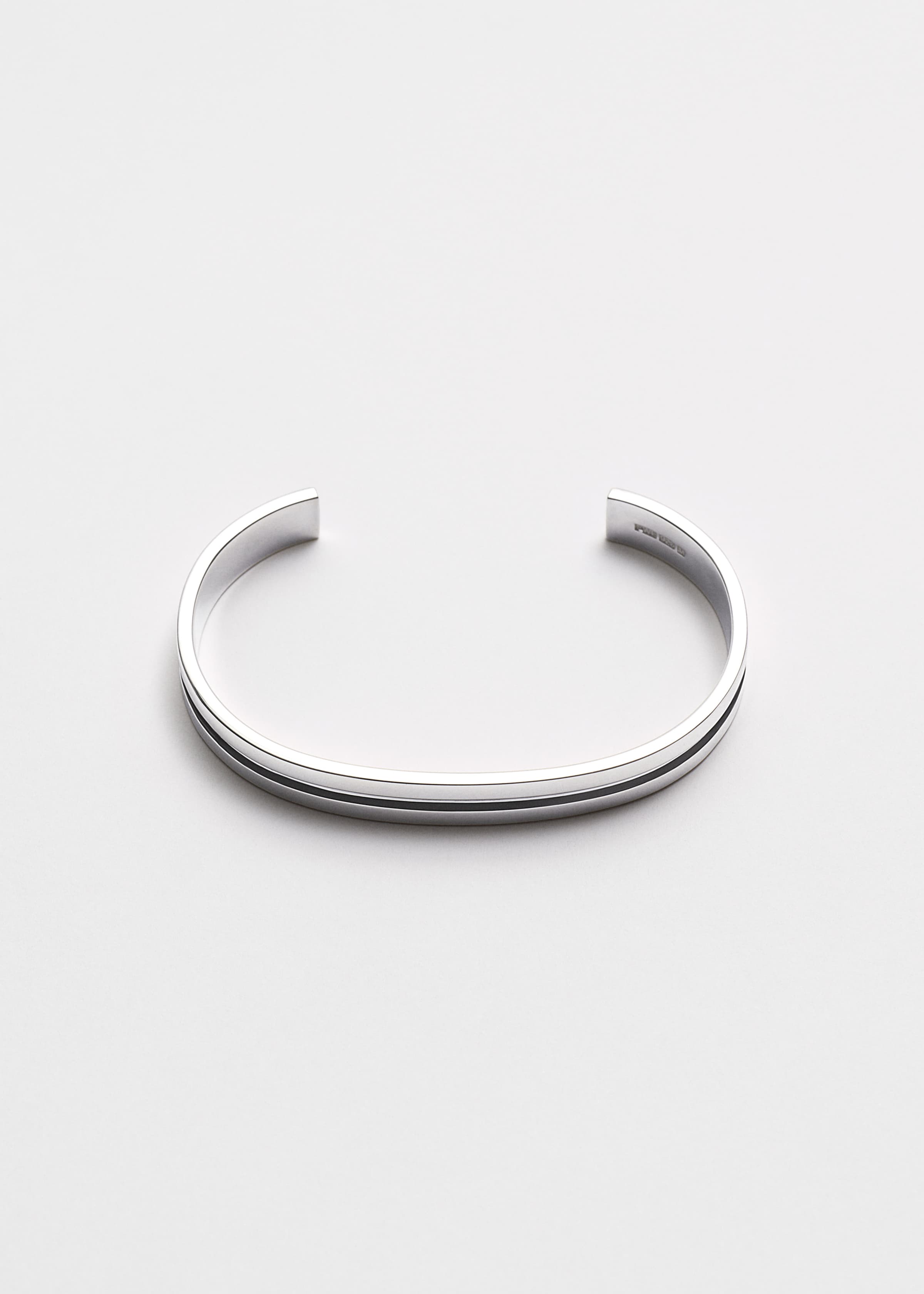 Line bracelet