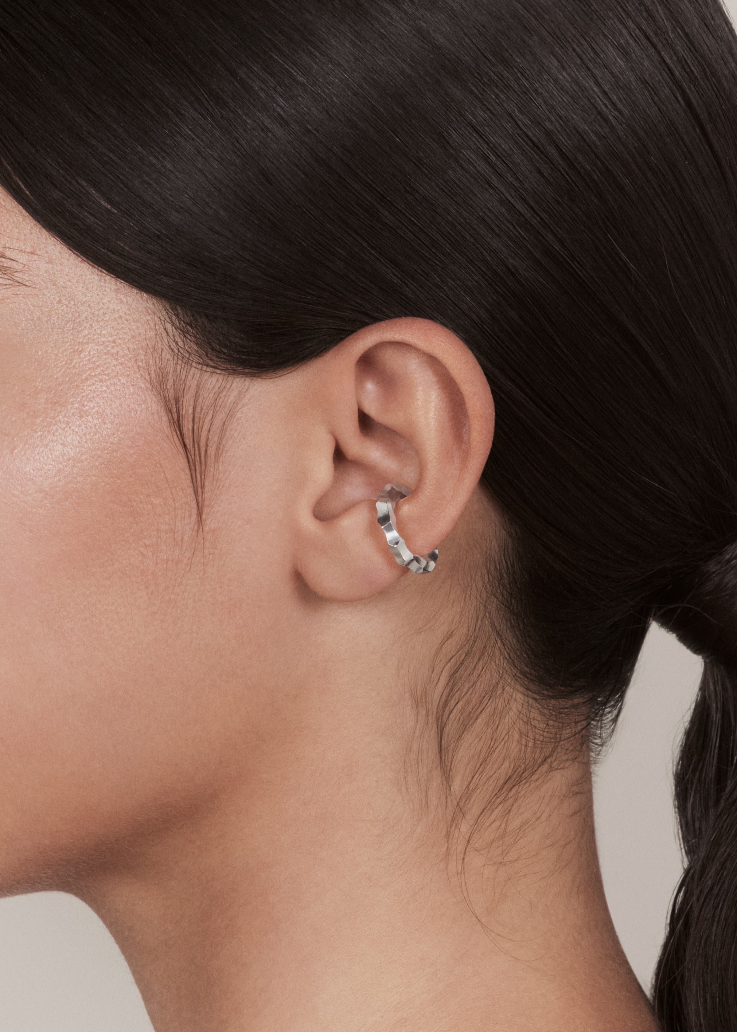 Round ear cuff thin